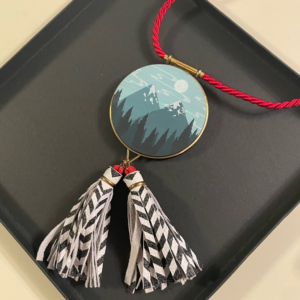 Rosita Bonita Twin peak necklace